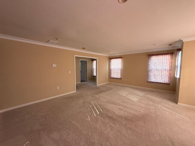 Building Photo - 87 Timberhill Dr
