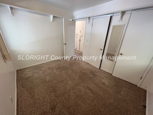 Building Photo - AVAILABLE AUGUST - Home on Foothill Road - 3 Bed / 1 Bath