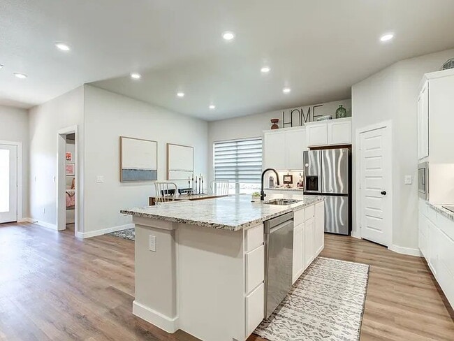 Building Photo - High-end 4 Bed, 3 Bath home in South Lubbock!