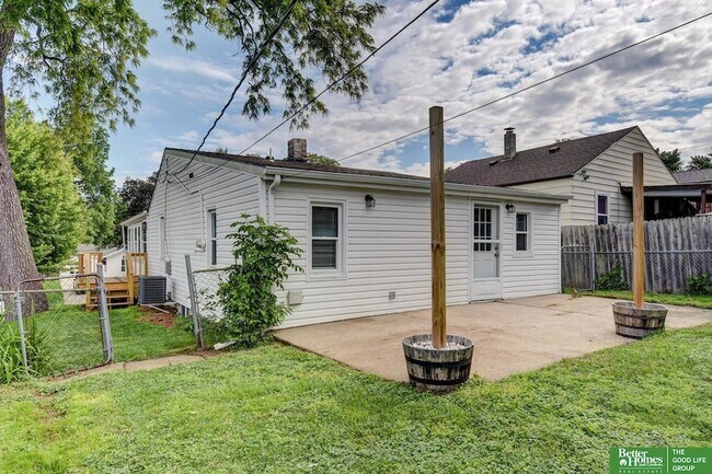 Building Photo - 6519 Parker St