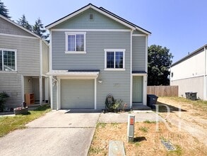 Building Photo - 2090 NE Green Glen Ln