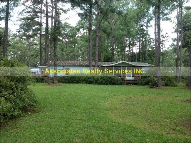 Primary Photo - Large 3 bedroom on 2.5 acres in Wood Meadows!