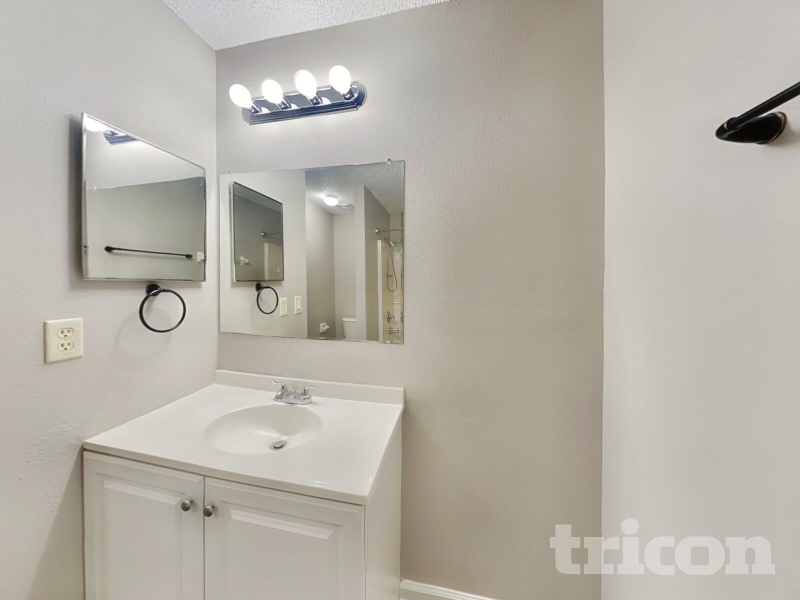 Building Photo - 9 Riddle Pl