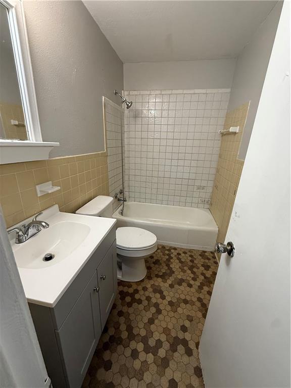 Building Photo - 3853 San Juan Dr