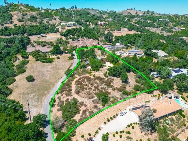 Building Photo - 2689 Daisy Ln