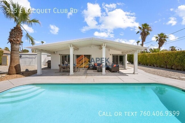 Building Photo - 915 E Racquet Club Rd