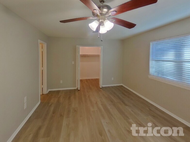 Building Photo - 1216 Grinnell Dr