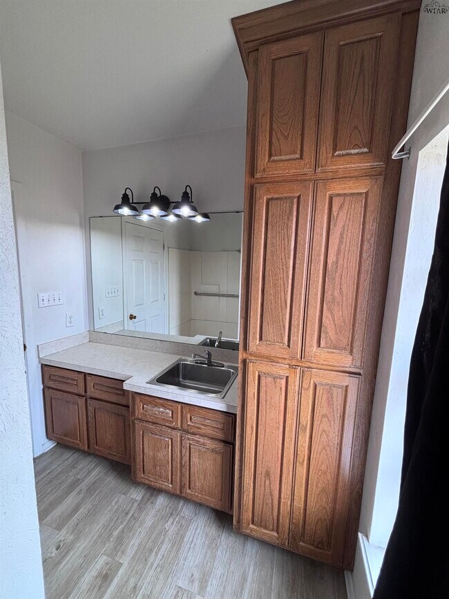 Building Photo - 1513 P B Ln