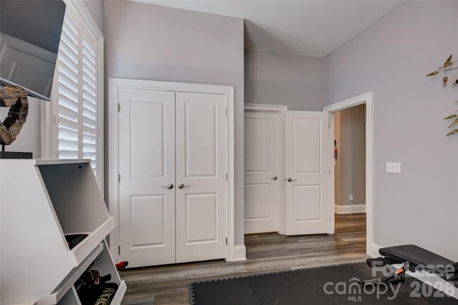 Building Photo - 82132 Standing Oak Dr