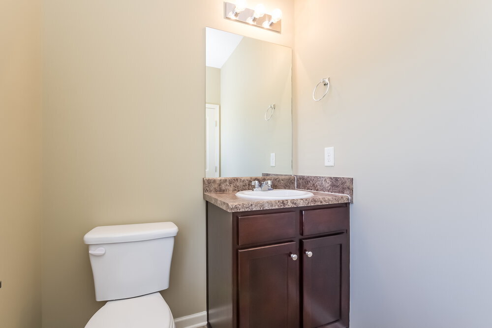 Building Photo - 335 Holbrook Dr