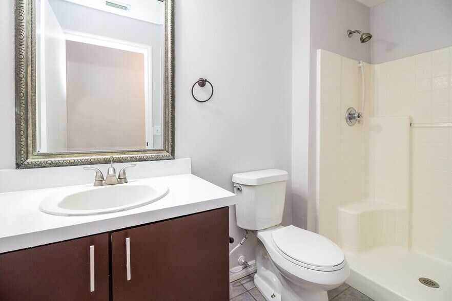 Building Photo - 10103 Richardson Ct