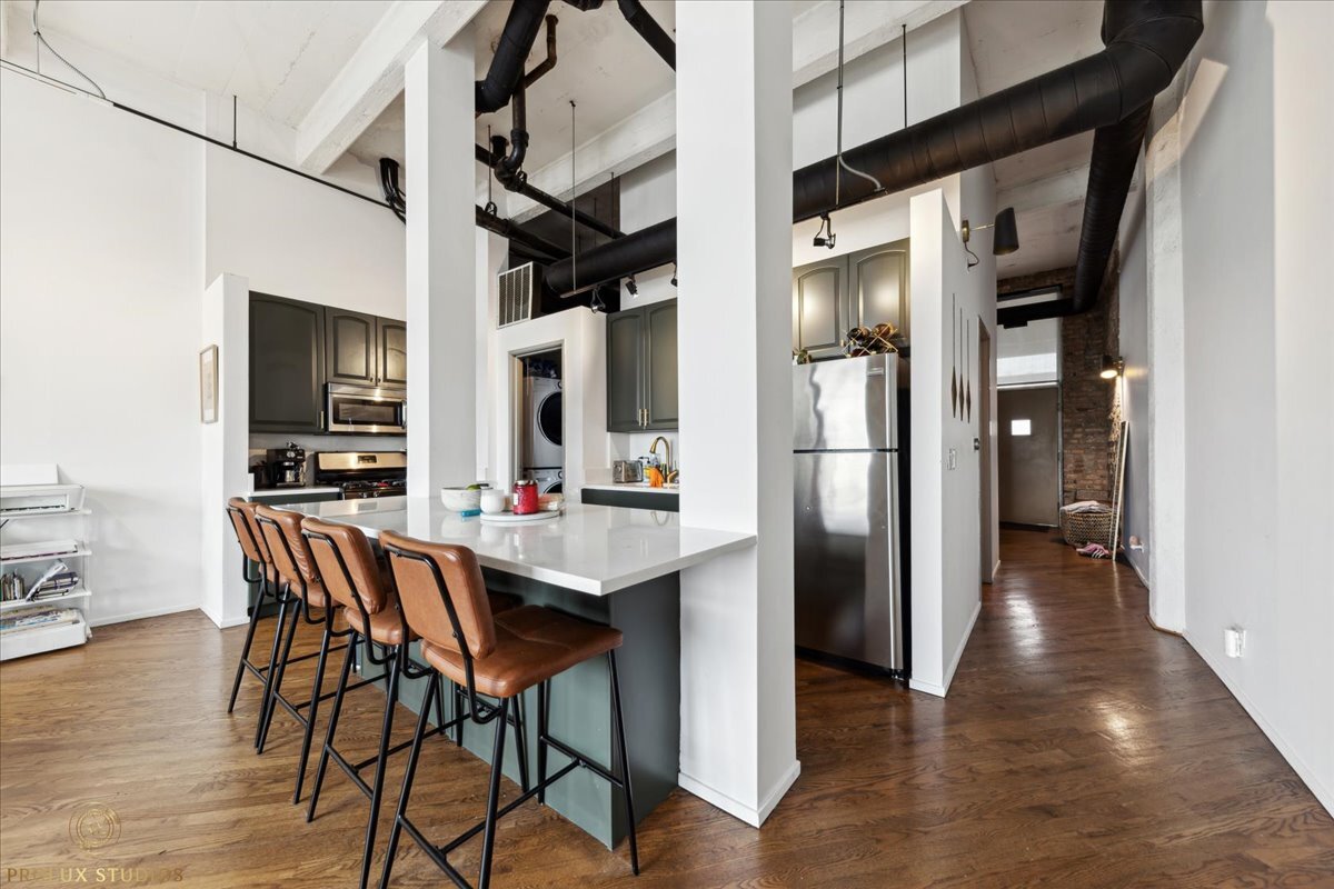 Building Photo - 1720 N Marshfield Ave