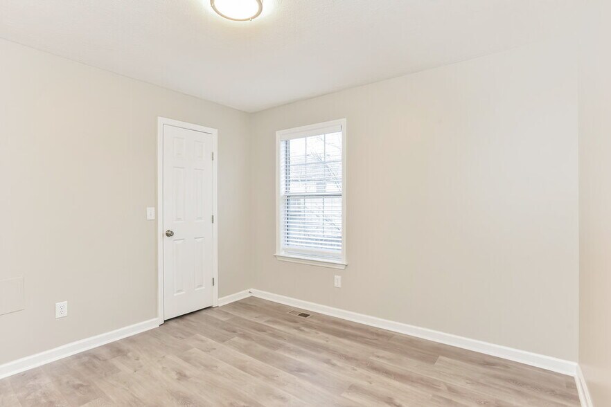 Building Photo - 403 Trailsend Ct