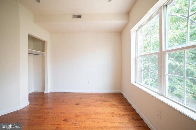 Building Photo - 1838 N 16th St