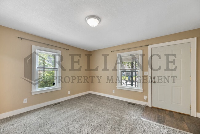 Building Photo - 1628 S Palisade St