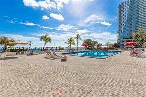 Building Photo - 905 Brickell Bay Dr