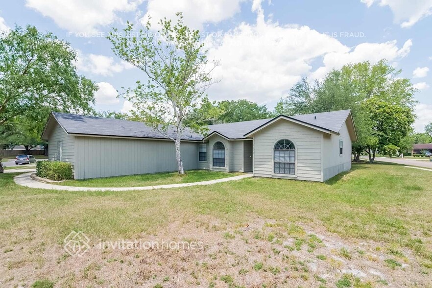 Primary Photo - 8270 Hamden Cir E