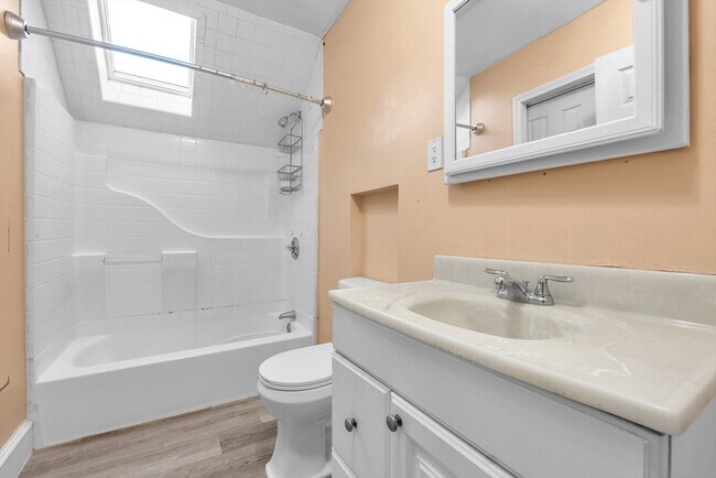 Building Photo - 31 Ripley St