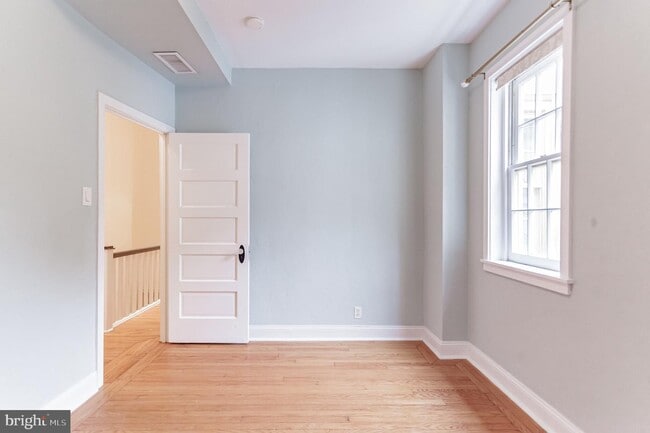 Building Photo - 323 Cypress St