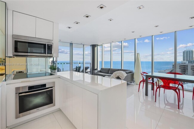 Building Photo - 6899 Collins Ave