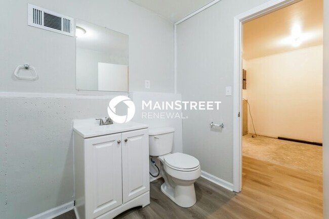 Building Photo - 3 Bedroom Pet-Friendly Home in Leavenworth, KS with Main Street Renewal