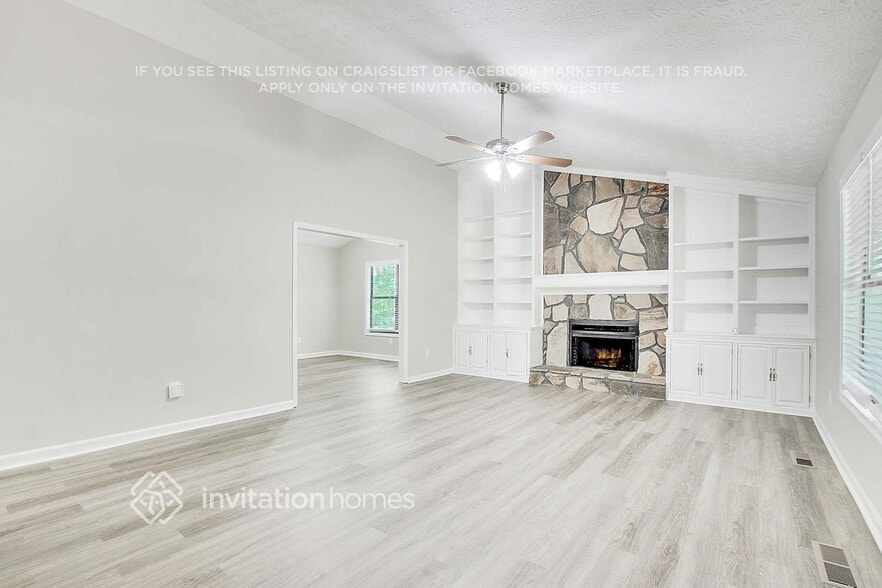 Building Photo - 830 Sunset Ct NW