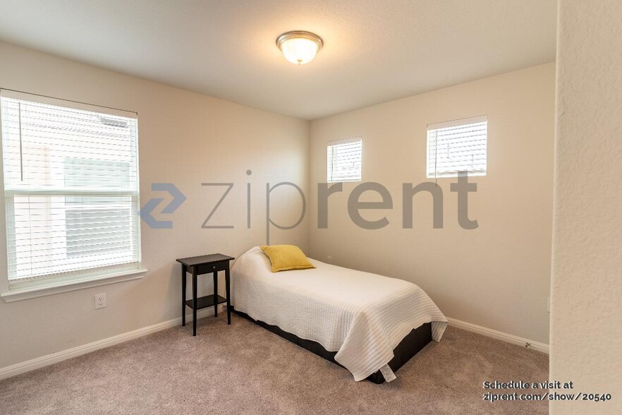 Building Photo - 9617 Dawn Pearl Dr