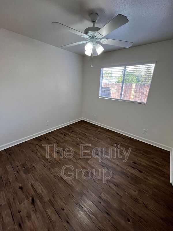 Building Photo - 3928 W Meadow Ave