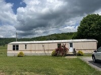 Building Photo - 2-Bedroom, 2-Bath Trailer with Scenic Views in Sparta, TN