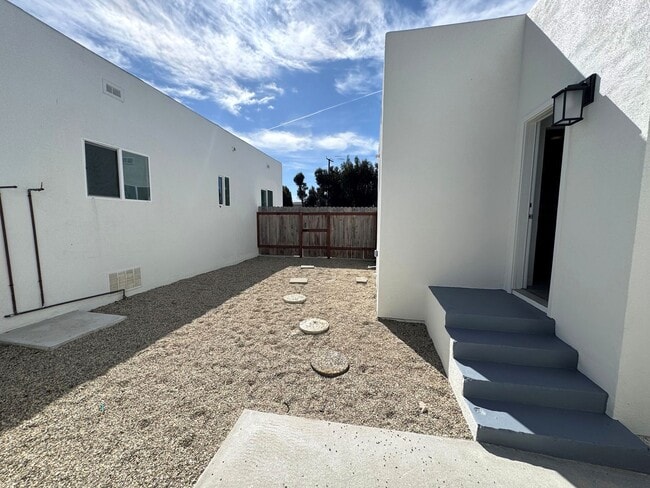 Building Photo - 453-457 Hurst Ave