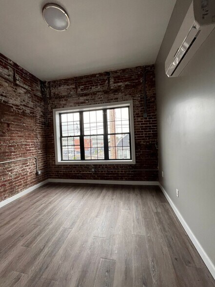 Building Photo - 73 Arlington Ave