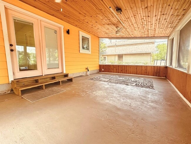 Building Photo - 7517 Eastcrest Dr