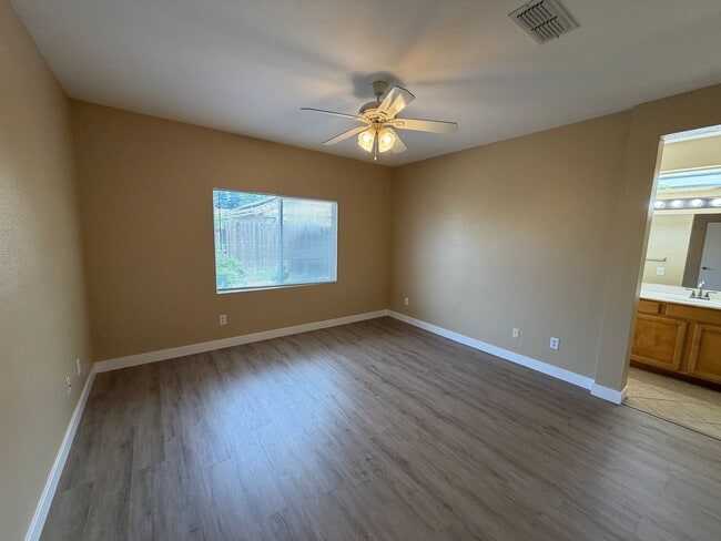 Building Photo - Lovely Three Bedroom Home