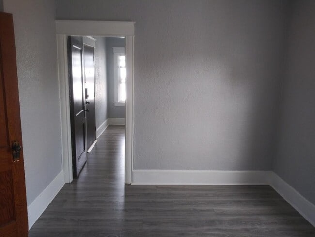 Building Photo - 48 Covell St