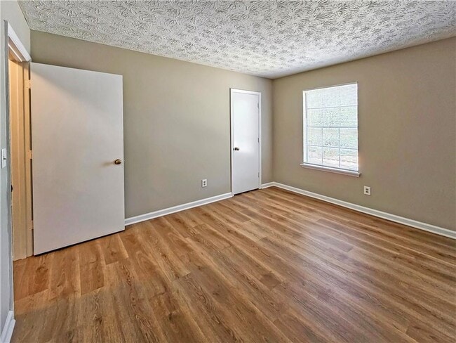 Building Photo - 7080 Greenbower Ln