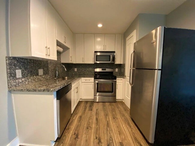 Building Photo - 3411 Lynridge Dr
