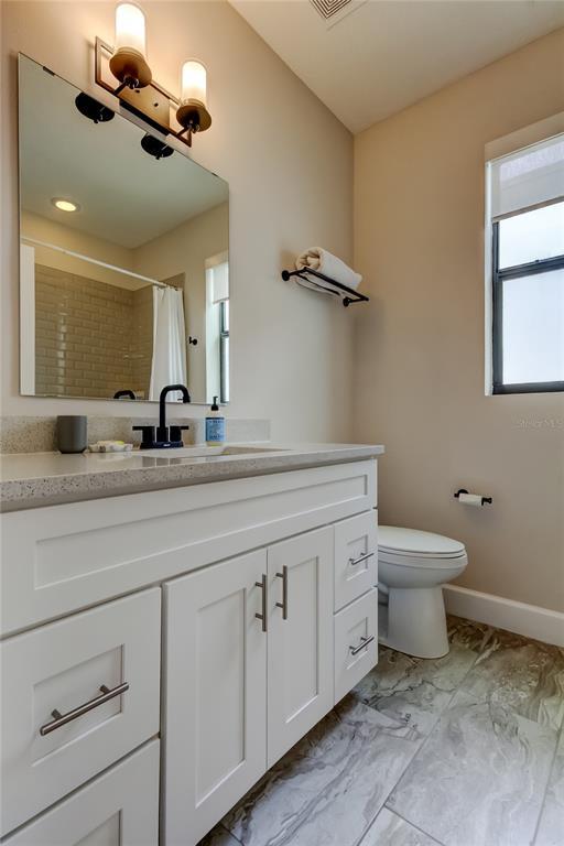 Building Photo - 204 N Manhattan Ave