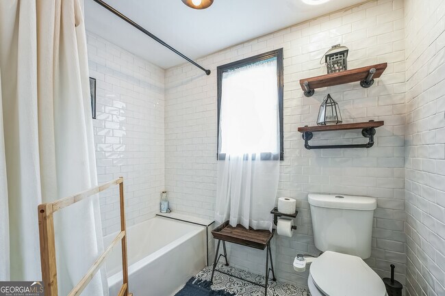 Building Photo - 502 Ivy Green Ln SE