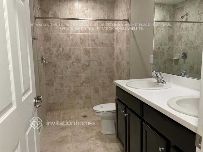 Building Photo - 842 Starland St SE