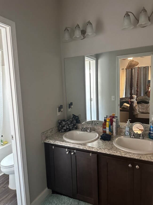 Building Photo - For Rent