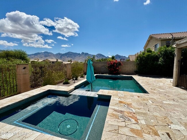 Building Photo - 12768 N Lantern Way