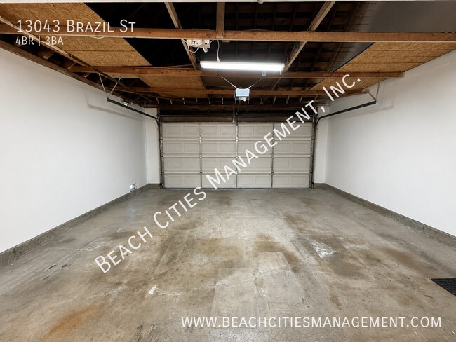 Building Photo - 13043 Brazil St