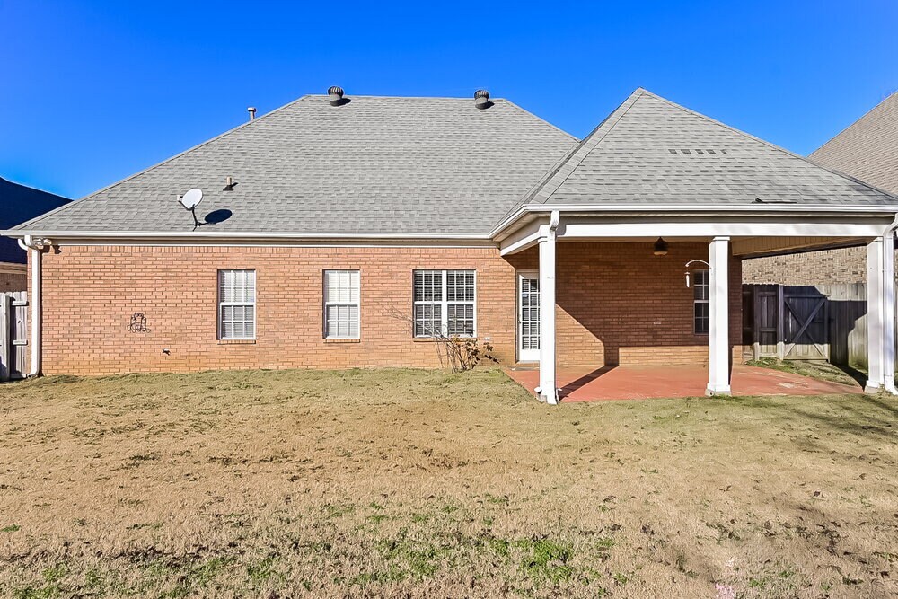 Building Photo - 3045 Roseleigh Dr