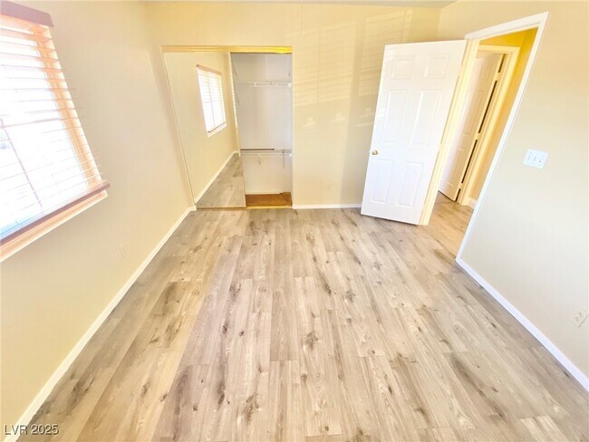 Building Photo - 8482 Canvas Vest Ct