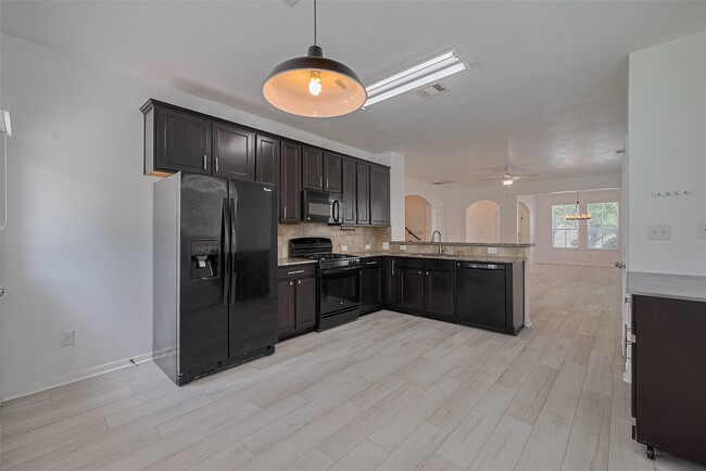 Building Photo - 23611 Plantation Pines Ln