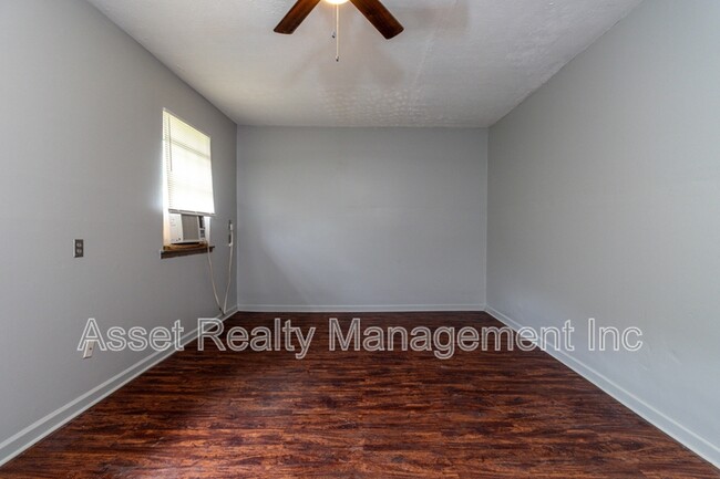 Building Photo - 6601 Bay Cir Dr