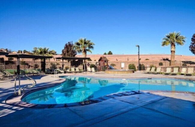 Building Photo - 810 S Dixie Dr