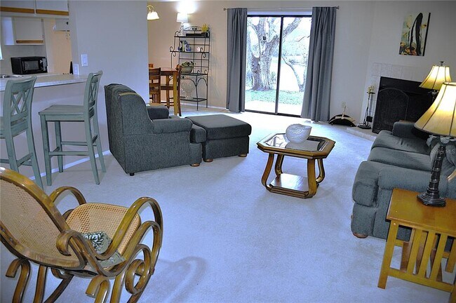 Building Photo - 718 Merlins Ct