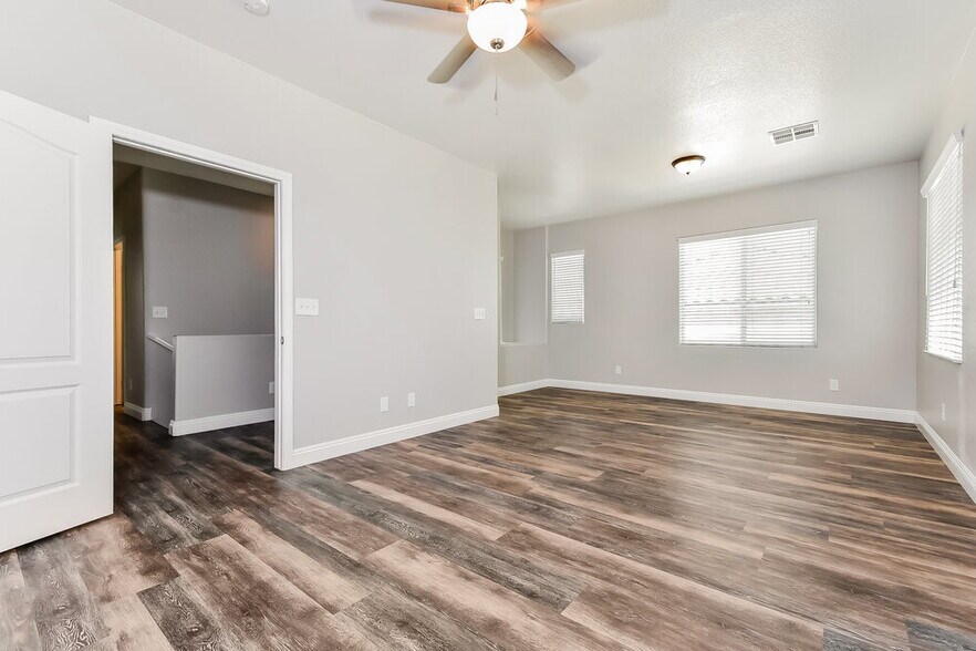 Building Photo - 8276 Begonia Blush Dr
