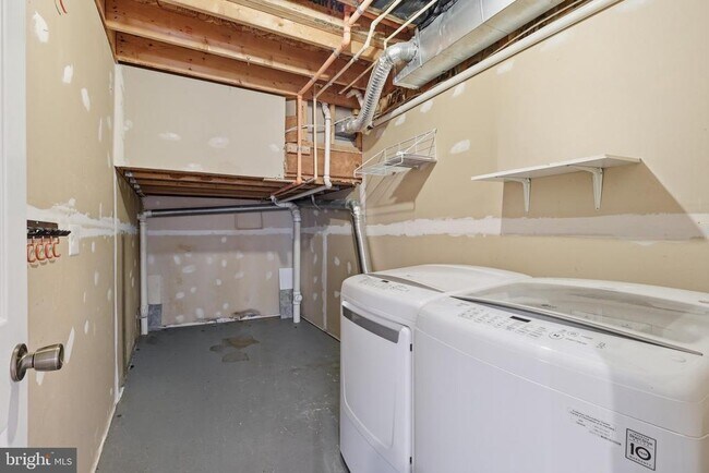 Building Photo - 8110 Cerromar Way